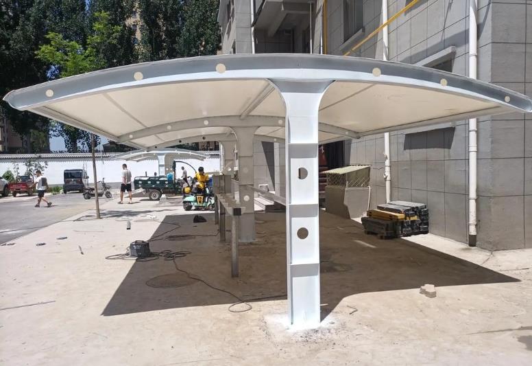 PC板和PVC板使用寿命哪个更长？